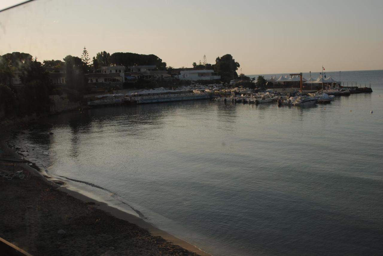 White Beach Beb Фонтане Бианче Екстериор снимка